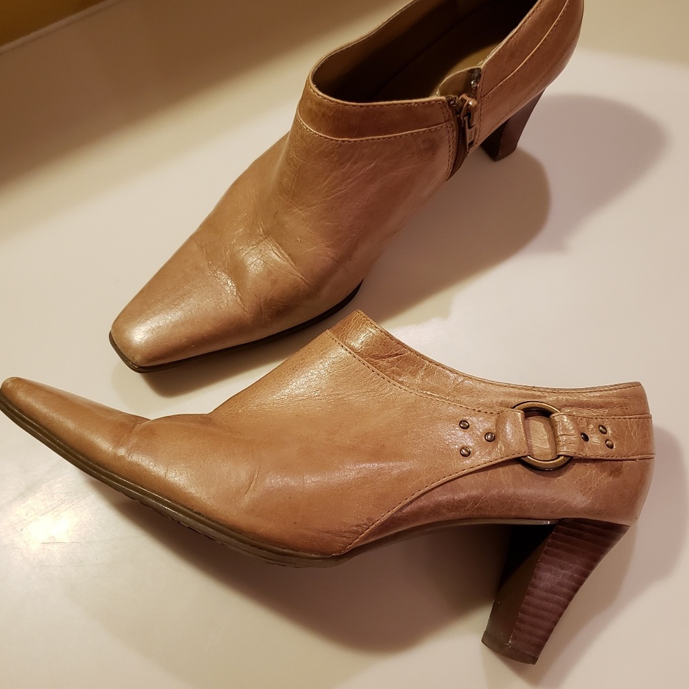 Shoe boots